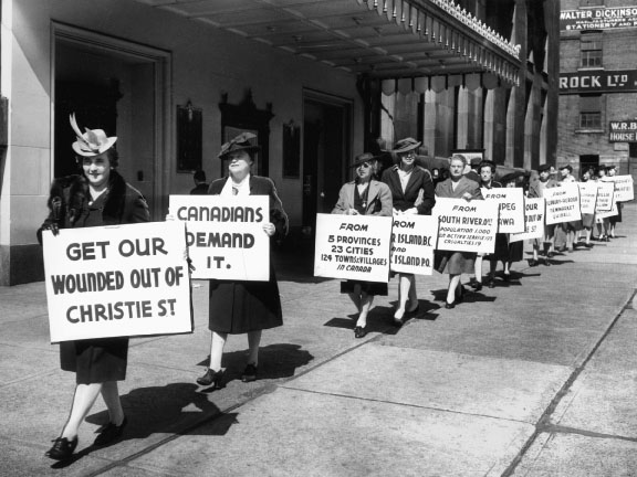 Public protest about conditions for veterans at Christie Street Hospital - photo 8