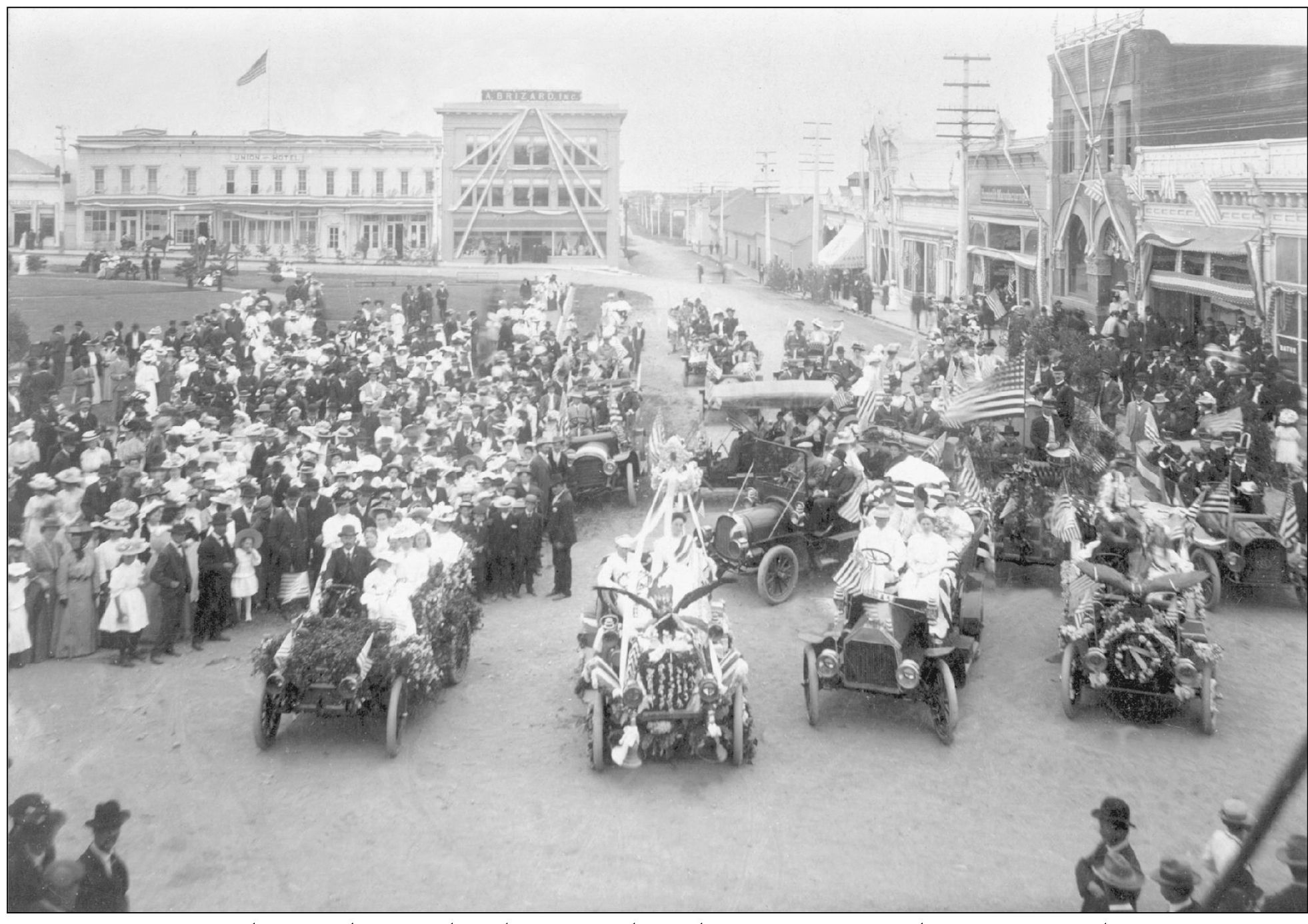 Arcata residents gather on the plaza on Independence Day 1908 The Union Hotel - photo 10