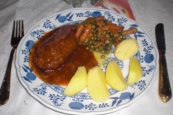 Inhalt Beef roulade with peas and carrots boiled potatoes - photo 3