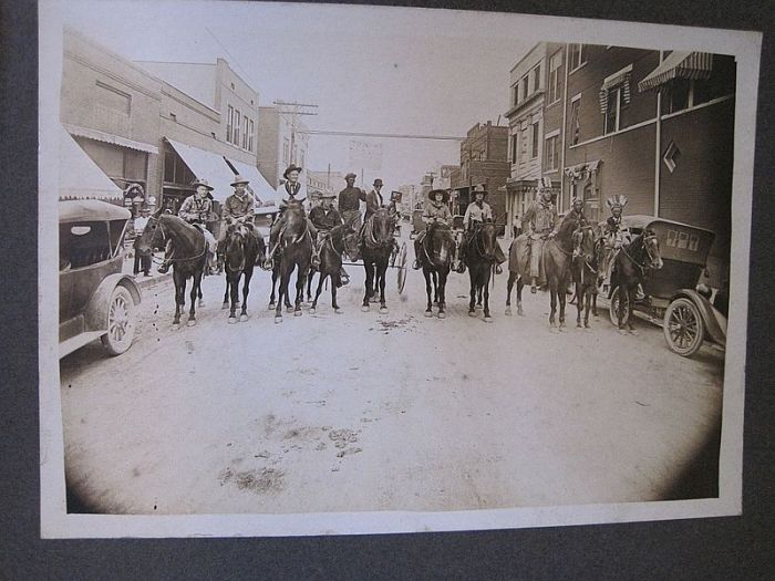 This is whatCrittenden County looked like in 1920 At the age of 14 - photo 7