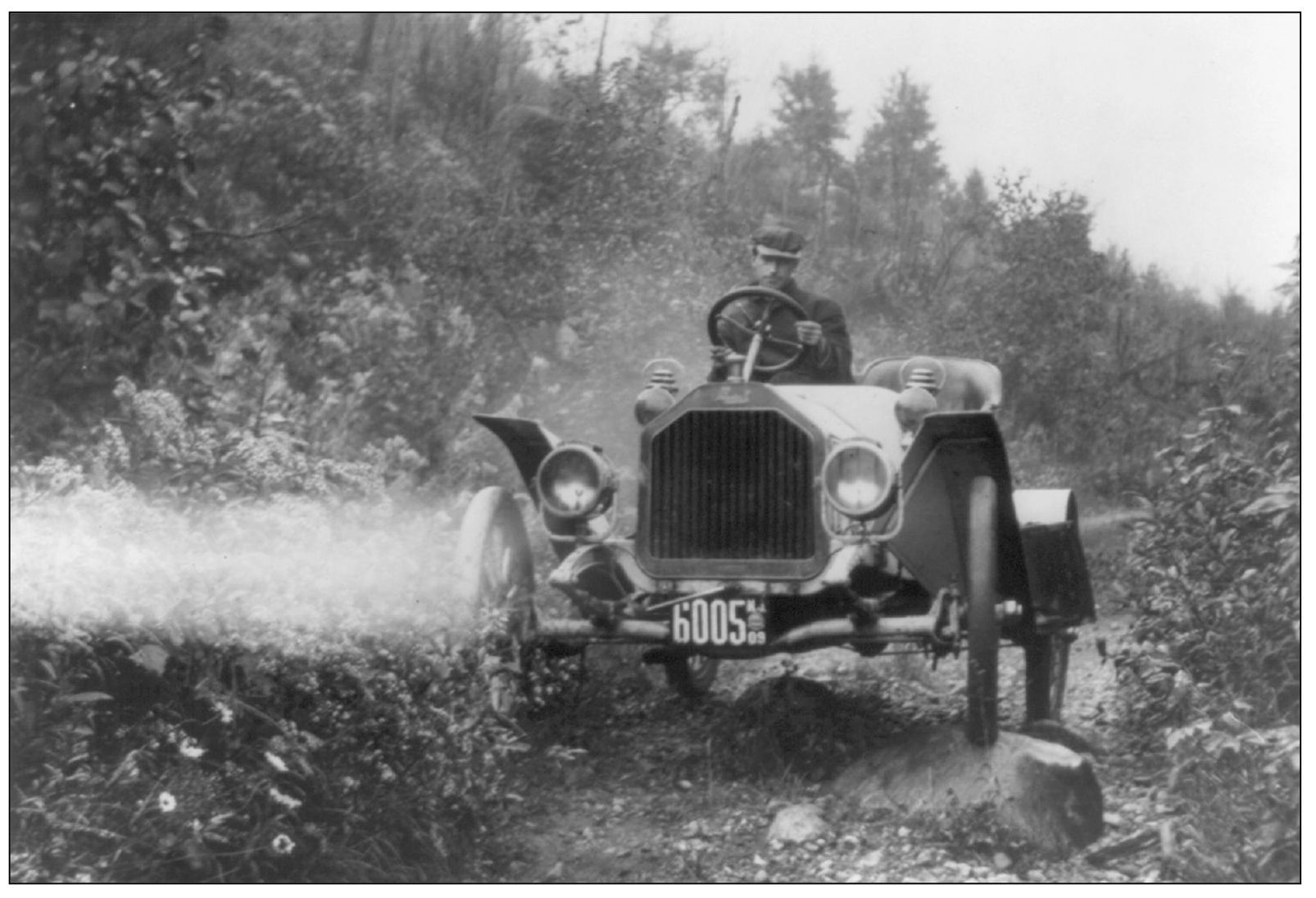 A contemporary photograph of the preserved highway rest area at Sherman - photo 4