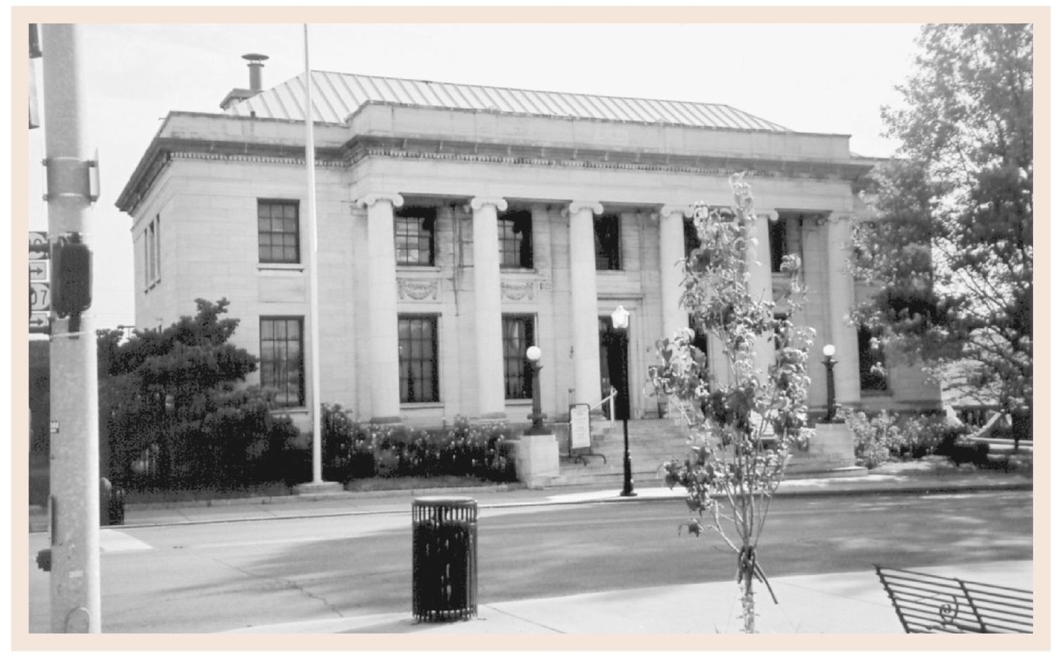 The Pennyroyal Area Museum opened in 1976 occupies the former US Post - photo 12