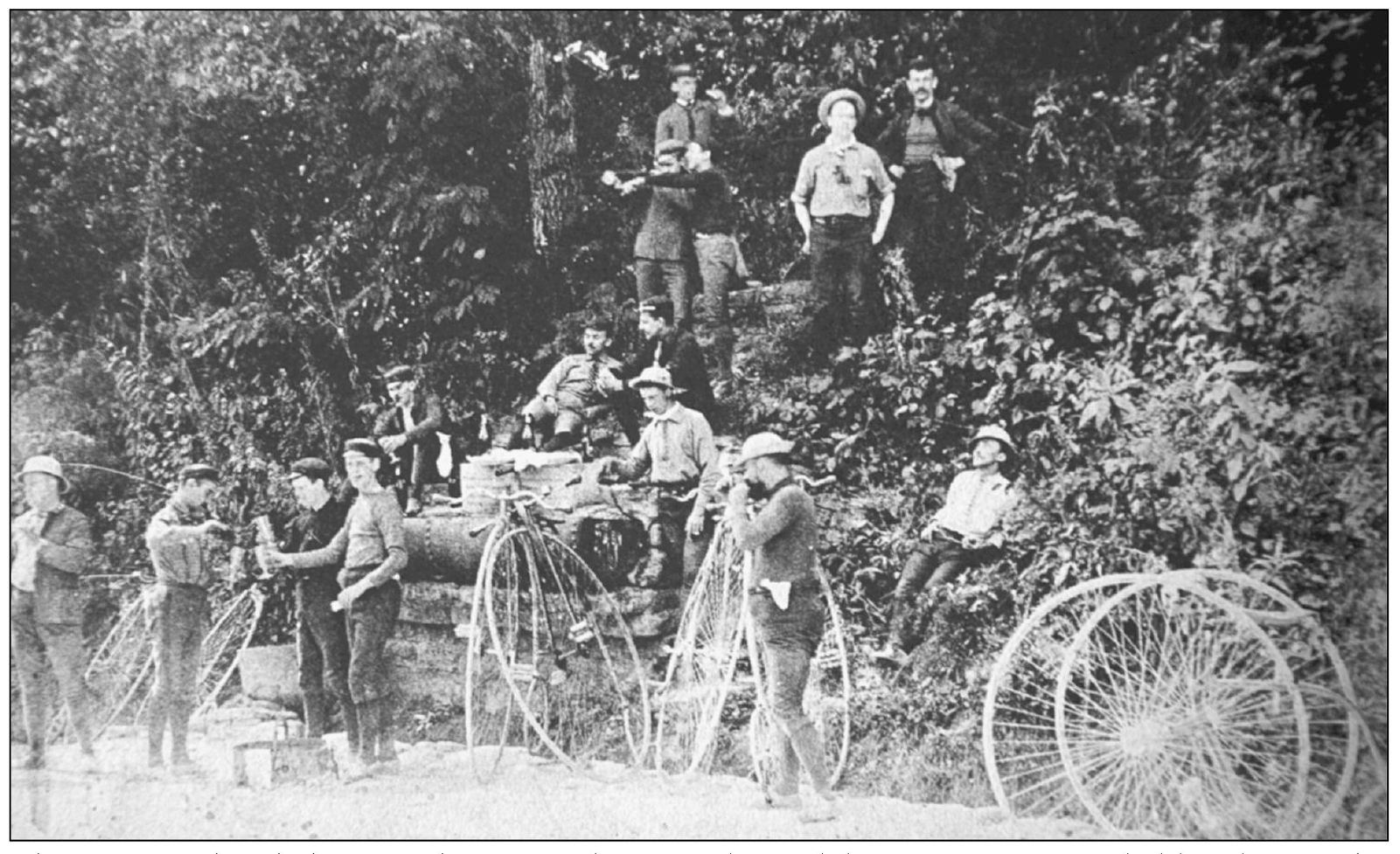 This is an undated photograph of a Brighton Cycling Club outing It was - photo 8