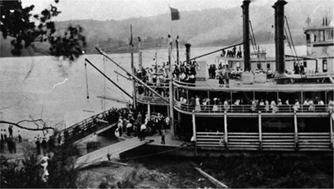 Loading passengers at Petersburg for the trip to the Fernbank Dam celebration - photo 4