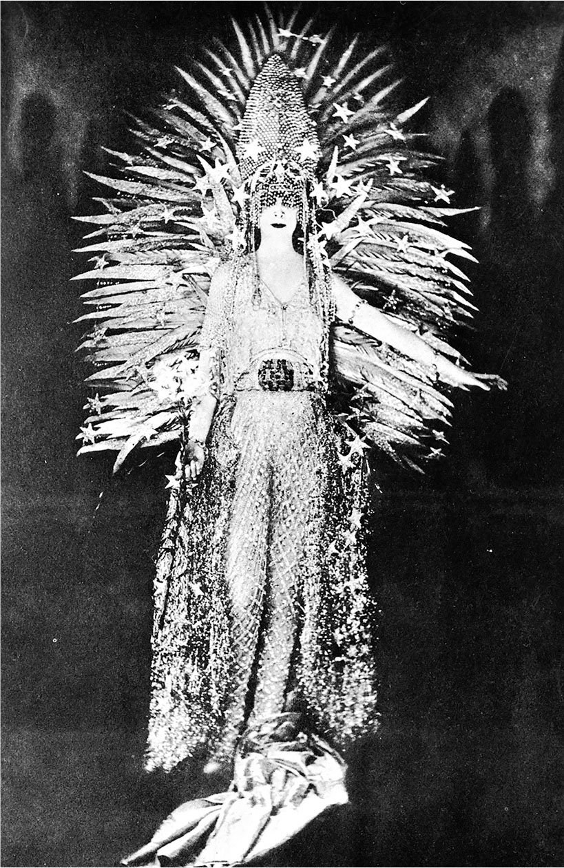 Marchesa Luisa Casati in 1922 A figure of the Belle poque and muse of - photo 7