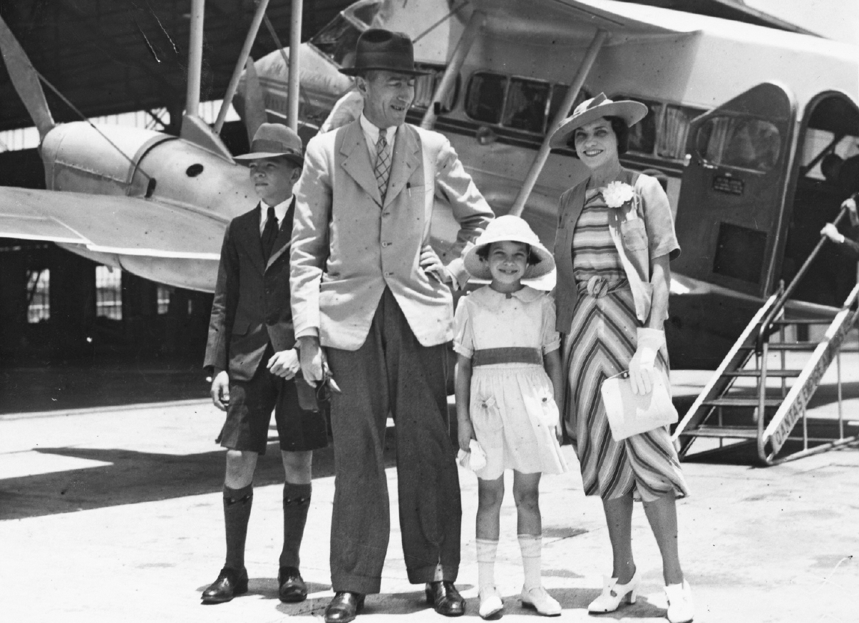 Fysh is met by his wife Nell and children John and Wendy at Archerfield - photo 2