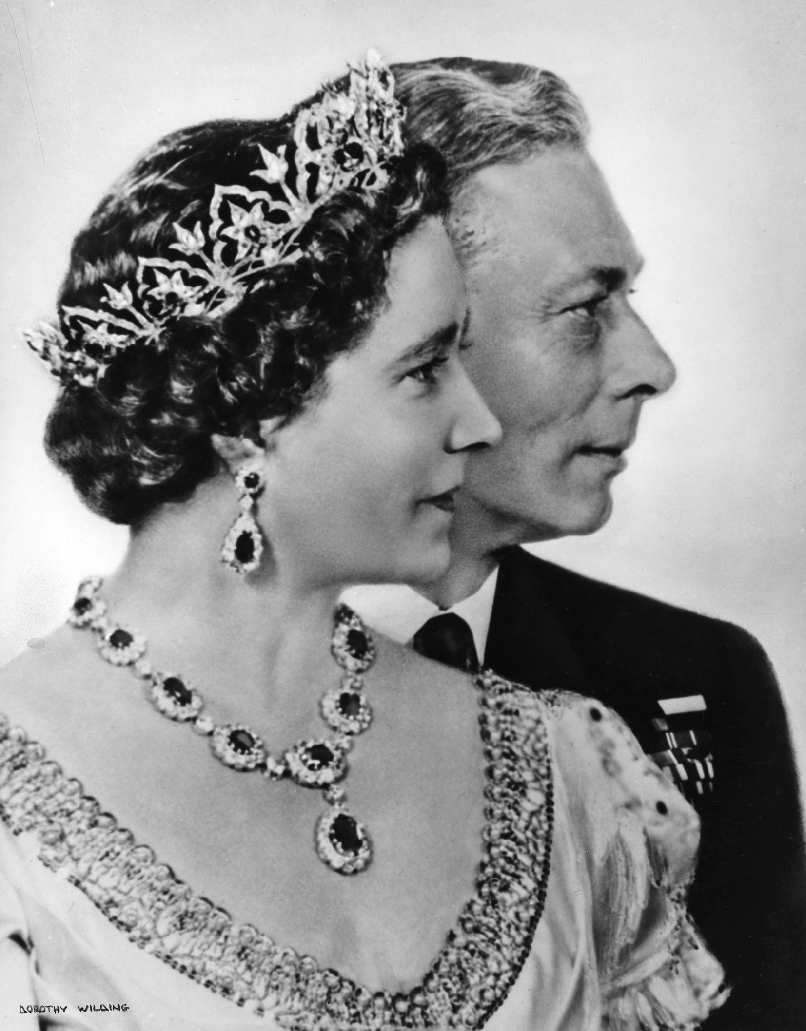 King George VI and Queen Elizabeth on their twenty-fifth wedding anniversary - photo 5