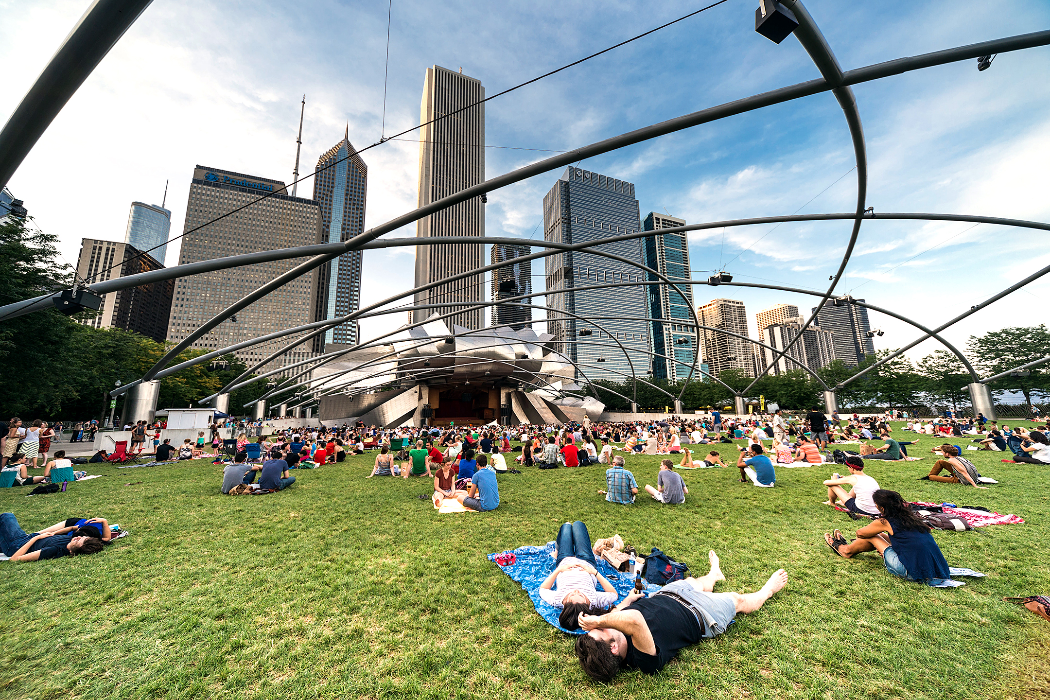 PRITZKER PAVILION ARCHITECT FRANK GEHRY AMADEUSTXSHUTTERSTOCK Chicagos Top - photo 4