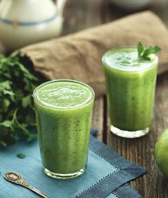 Power through the morning with this spinach-packed smoothie Servings - photo 6