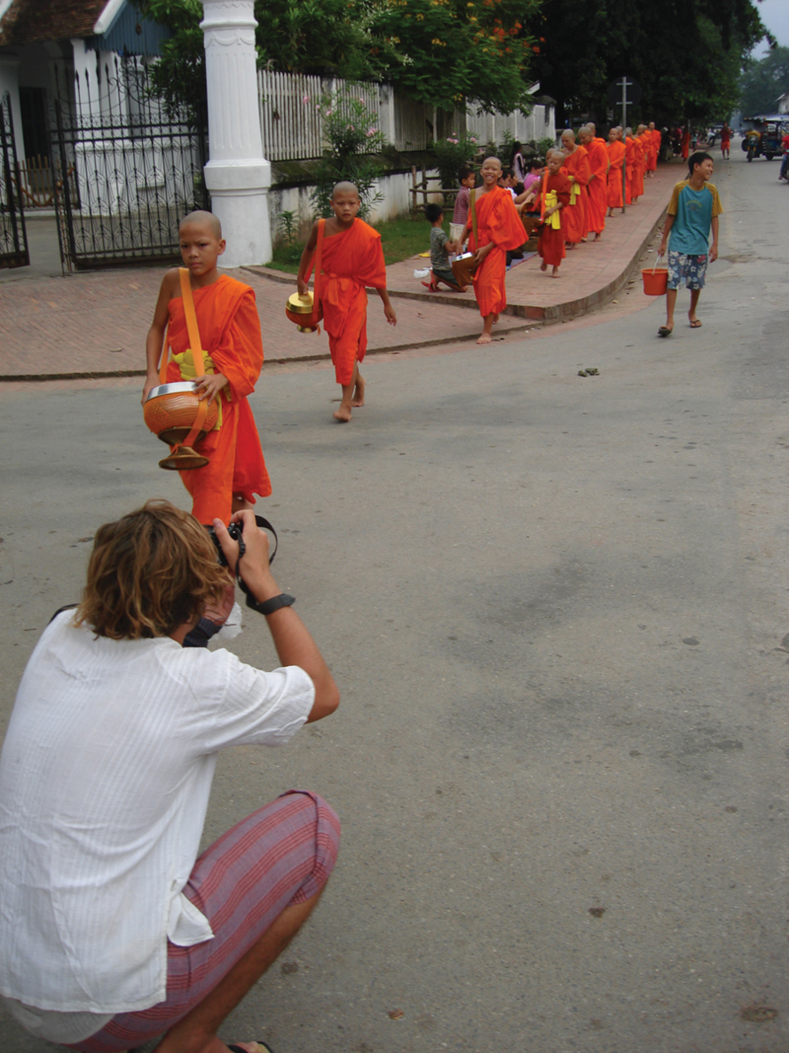 The morning ceremony of almsgiving to the monks Tak Baad Luang Prabang Lao - photo 2