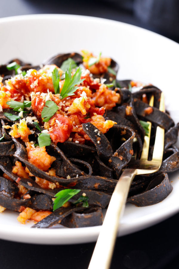 Supposing you prepare your homemade squid ink noodles ahead of time it - photo 2