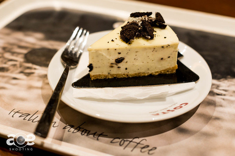 This light creamy and easy cheesecake recipe comes with a delicious Oreo base - photo 8