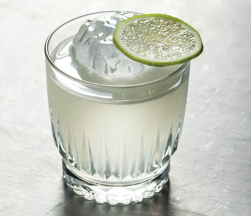 Betty orders a Gimlet during a dinner date with Don and says its her favorite - photo 8