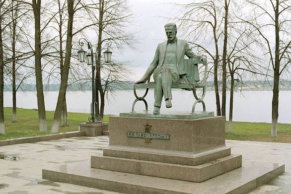 Statue of Tchaikovsky in his hometown The Masterworks A Short Guide In - photo 11