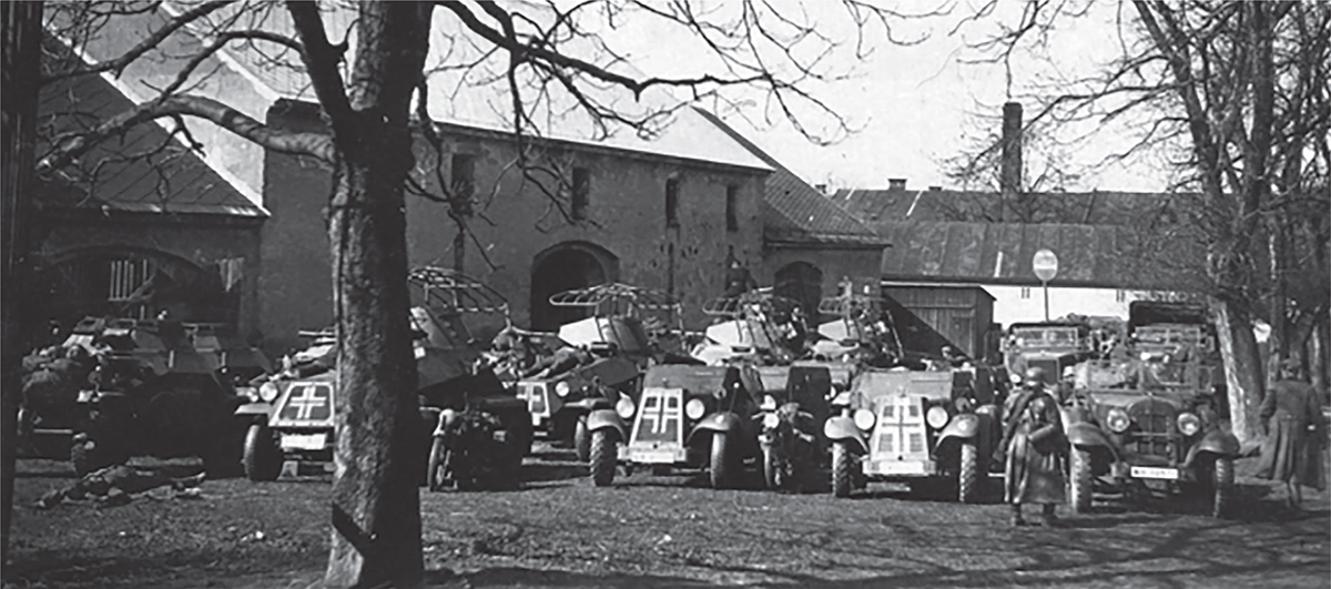 Elements of a Aufklrungs-Kompanie AufklKp reconnaissance company at their - photo 5