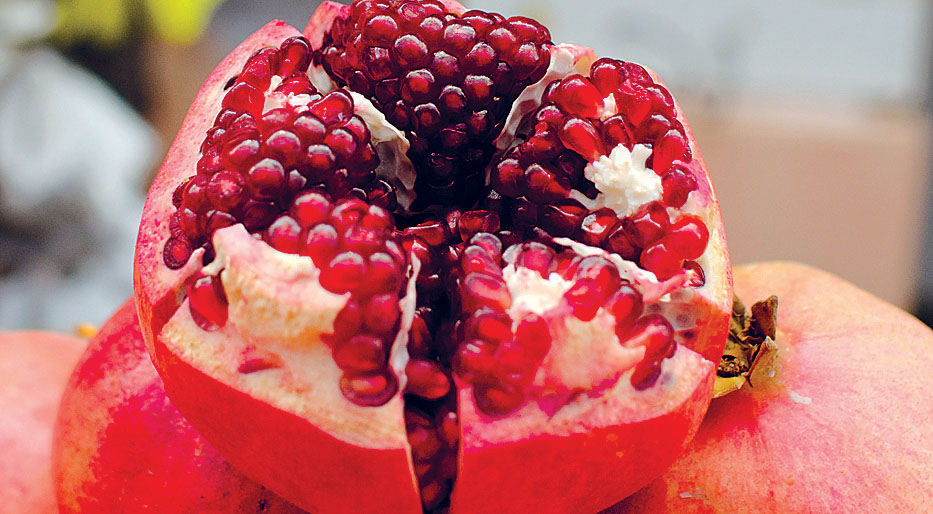 The pomegranate is said to have as many seeds as there are Jewish commandments - photo 5