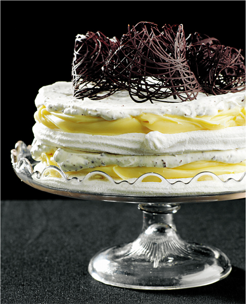 STRACCIATELLA MERINGUE CAKE MAKES ABOUT 14 PORTIONS 9 oz 250 g finely chopped - photo 4