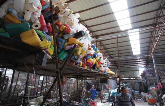 Household recyclables in China are collected and sorted by peddlers then sold - photo 11