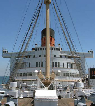 SHIRE PUBLICATIONS Laid up in Long Beach California the Queen Mary is a - photo 1