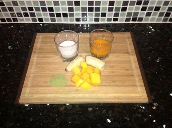 This smoothie recipe is loaded with tropical fruits and rich in antioxidants - photo 3