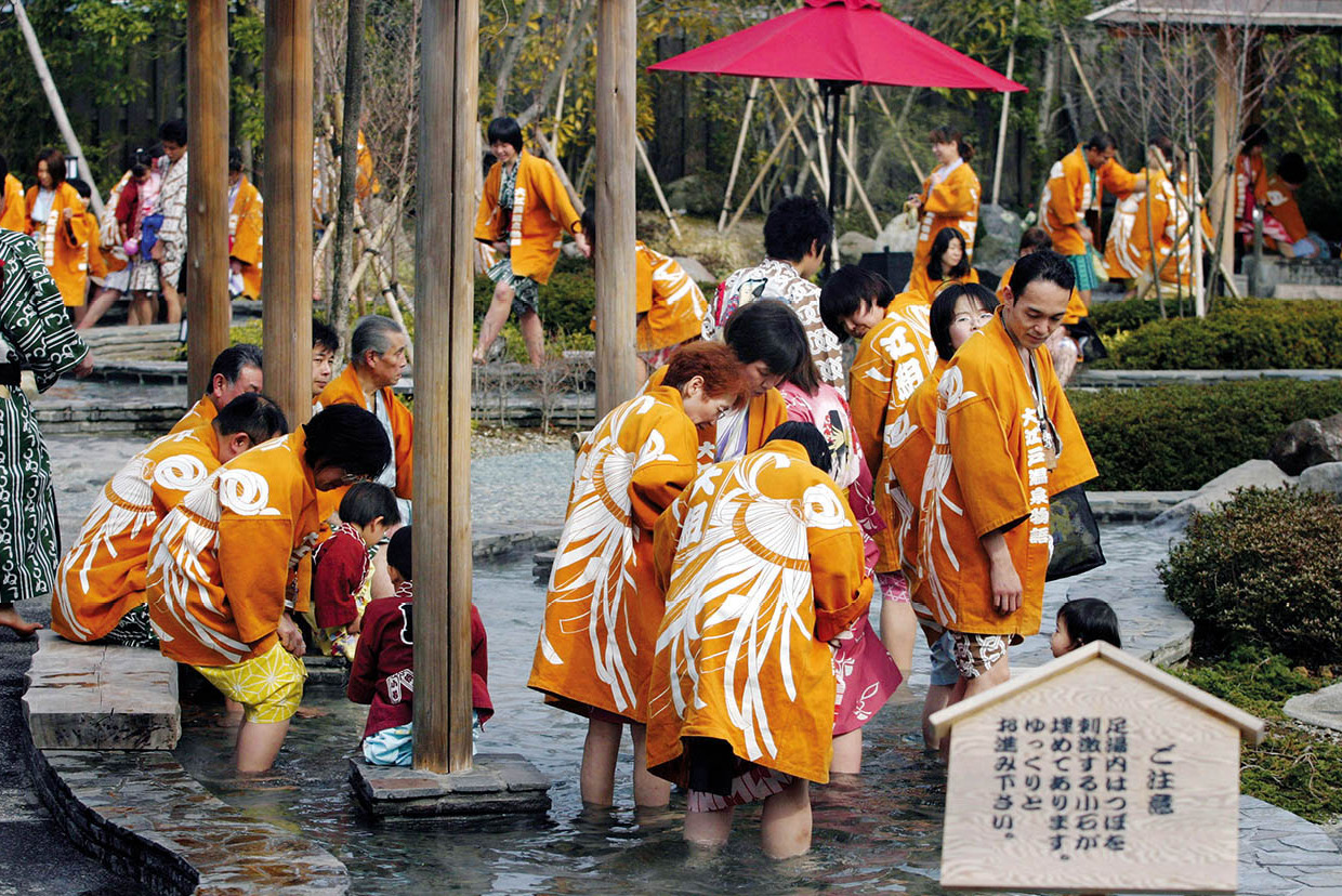 Onsen Join throngs of locals enjoying a soothing onsen dip at Odaibas Oedo - photo 7