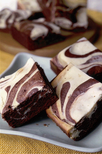 Good Housekeeping BROWNIES FAVORITE RECIPES FOR BROWNIES BLONDIES BAR - photo 2