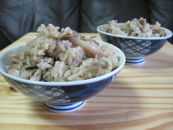 Makes 2 servingsIngredients White Rice 1 cup 150g Fresh Mushrooms 120g - photo 1