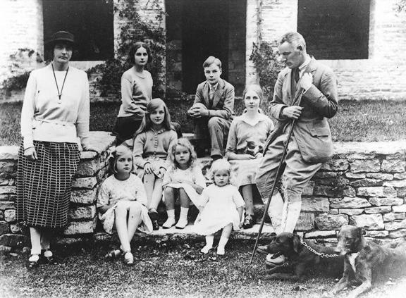 17 Annual family photo call at Asthall in 1922 When one looks back at that - photo 21