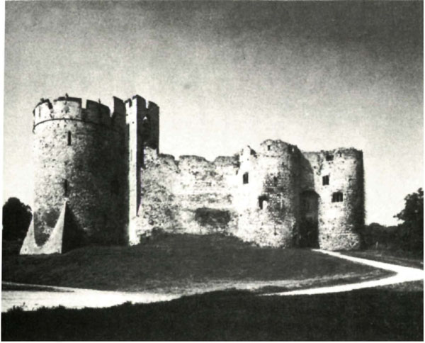 Chepstow Castle The great eastern gatehouse and Martens Tower Department - photo 2