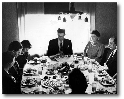 ABOVE Benjamin Roth hosting Thanksgiving dinner with his family in 1937 - photo 4