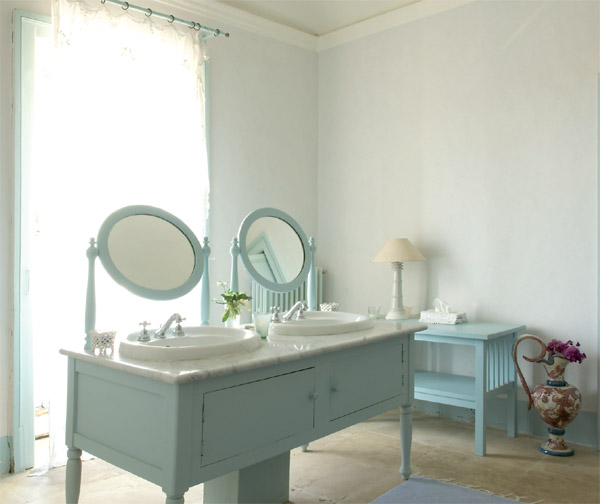 Luisa Beccaria designed the furniture in this tone-on-tone bathroom CONTENTS - photo 4