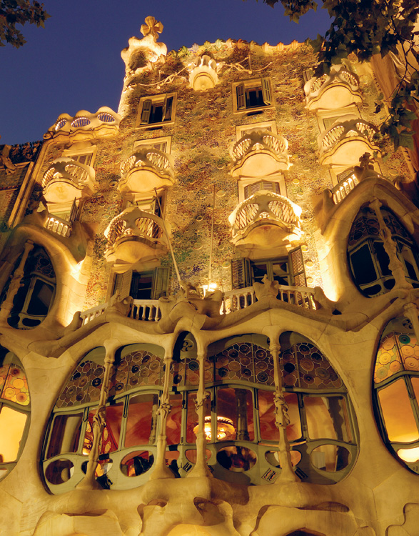 ALFREDO MAIQUEZ LONELY PLANET IMAGES Why I Love Barcelona By Regis St - photo 3