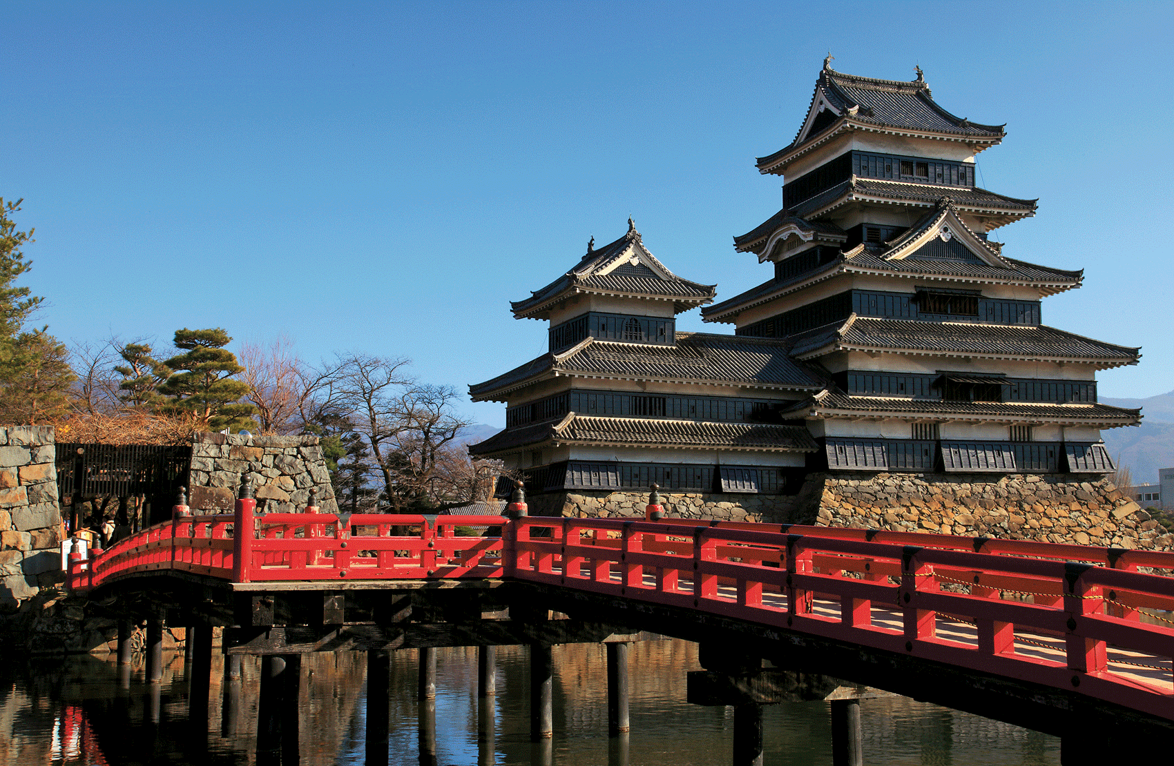 Japans oldest wooden castle the graceful Matsumoto-j BOB CHARLTON LONELY - photo 3