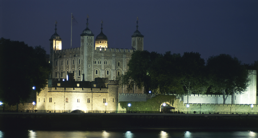 The best way to see the capital is by a combination of underground Tube and - photo 35