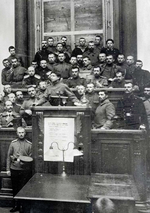 After the February revolution workers assembled in Tauride Palace in - photo 9