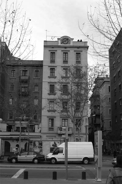 The squat symbol marks Miles de Viviendas a former squat in the Barceloneta - photo 5