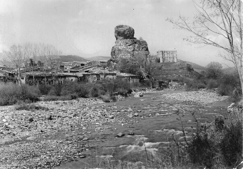 The hamlet of La Roche and the Escoutay River with Albas castle in the - photo 7