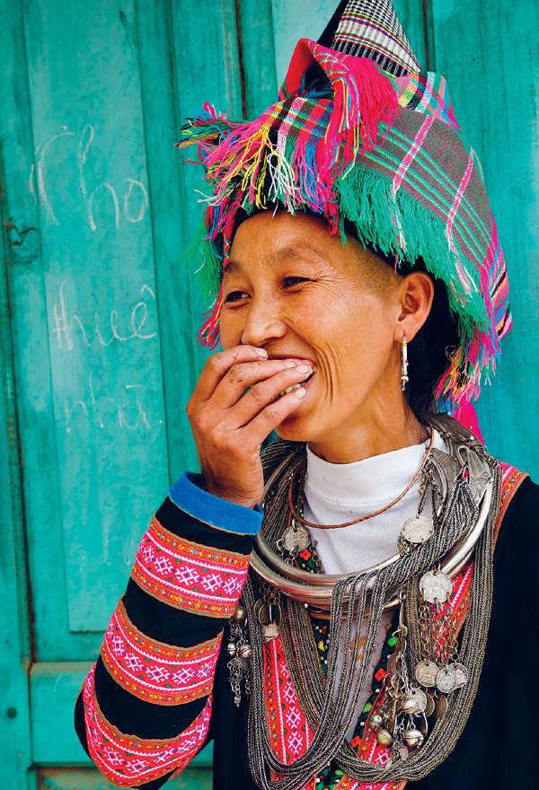 Hmong woman Sinho market KIMBERLEY COOLE GETTY IMAGES Why I Love - photo 7