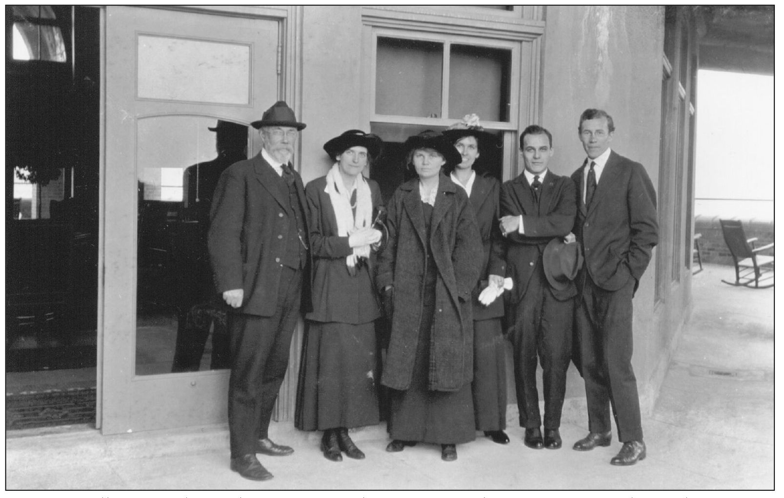 In 1915 Will Price welcomed a group of Arden visitors to the Traymore Hotel in - photo 8