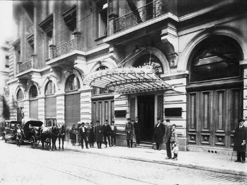 The main entrance to the Pera Palace Hotel on the corner of Graveyard and - photo 2