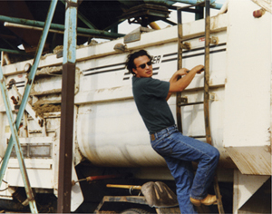 Here Im mixing up the ingredients on my moms feed-truck When I wasnt cooking - photo 7