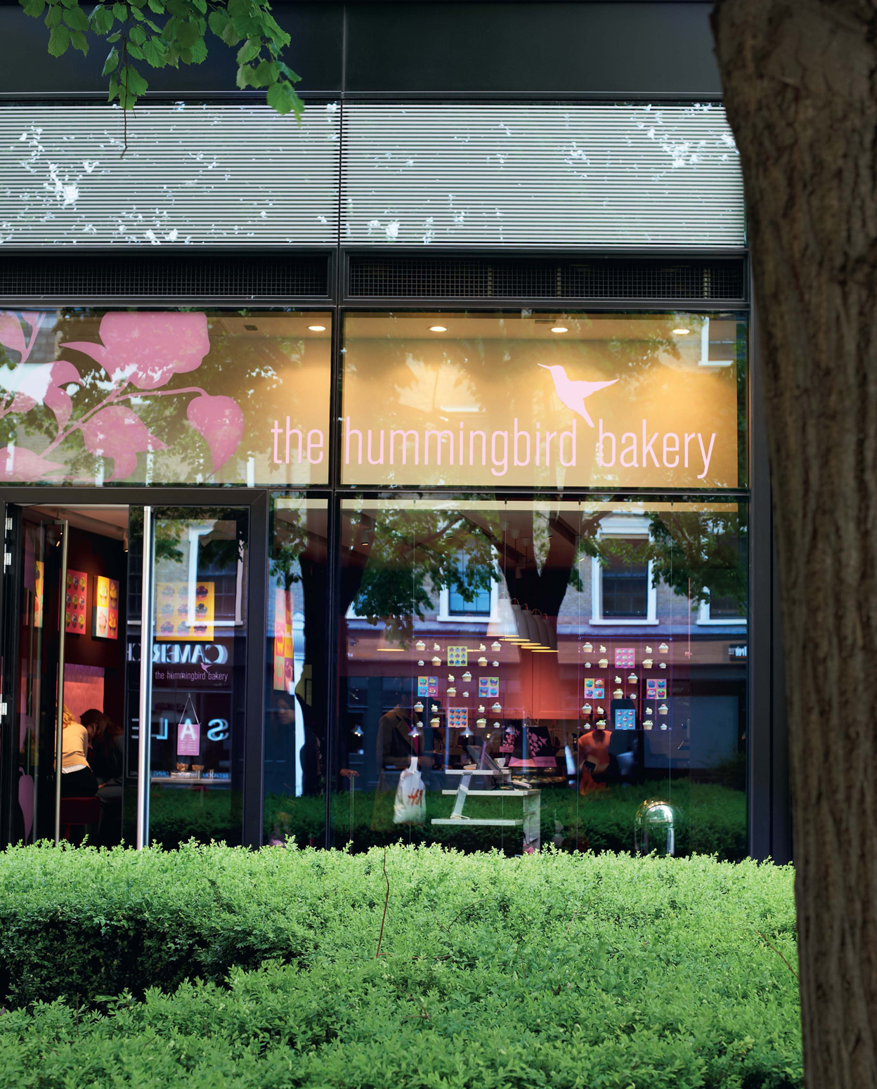 INTRODUCTION Ever since the first Hummingbird Bakery opened in Notting Hill - photo 7