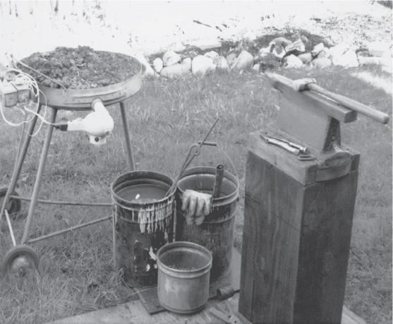 The backyard smithy 1988 The coal forge made from a rusted out barbecue - photo 5