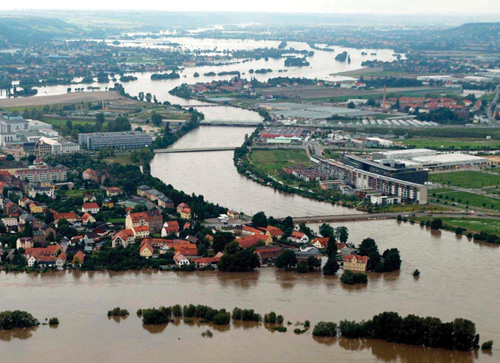 Flooding in Meissen Germany in 2002 Heavy summer rains caused the river Elbe - photo 2