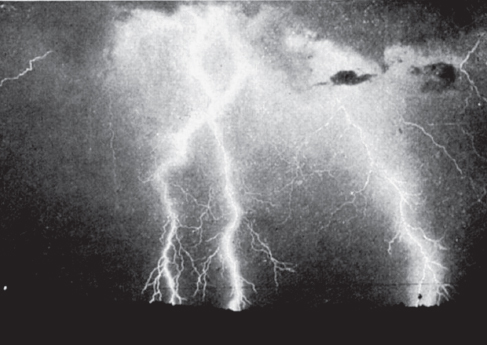 Image Credit Clipartcom Crazy Horse painted lightning and hail on his body - photo 2