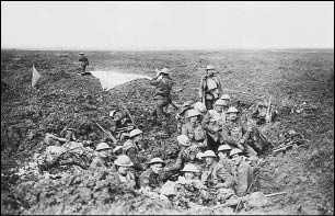 The 28th Battalion establishing a signalling HQ during the First World War - photo 6