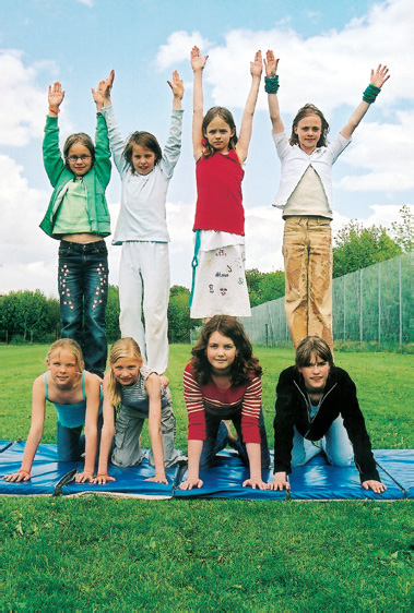 INTRODUCTION Children and teenagers find acrobatics fascinating Acrobatics is - photo 3