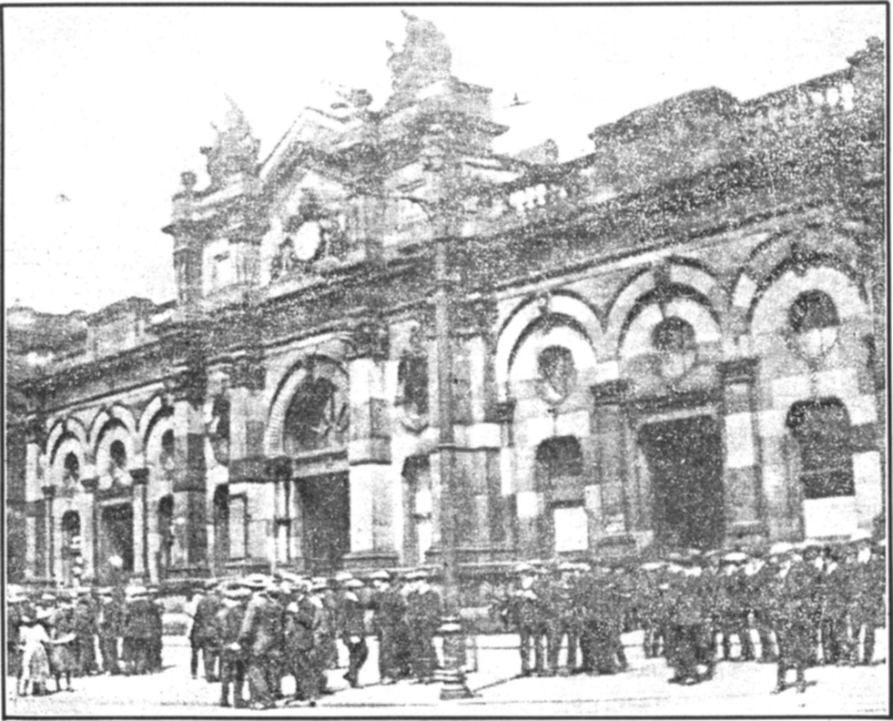 Groups of engineers from Howard and Bulloughs discuss the strike outside - photo 7