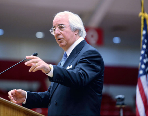 Frank Abagnale This con man is from the USA He lied about the jobs he could - photo 10