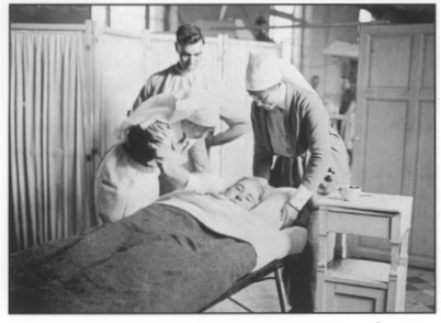 This seventeen-year-old Canadian soldier was wounded just fifteen minutes - photo 6